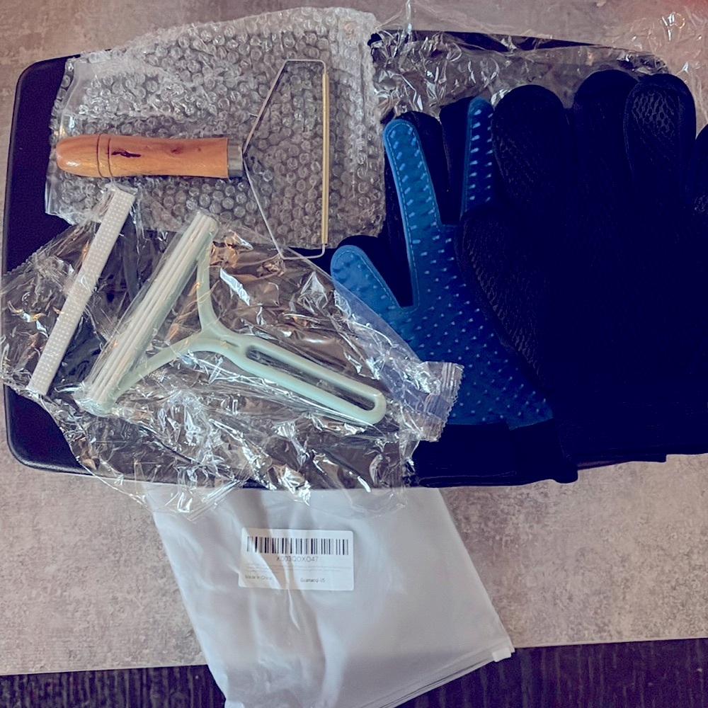 Cat grooming gloves and brushes, for long and short haired cats